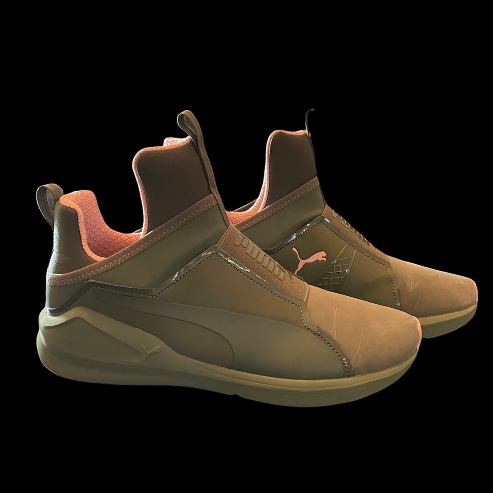 Green & Pink Pumas